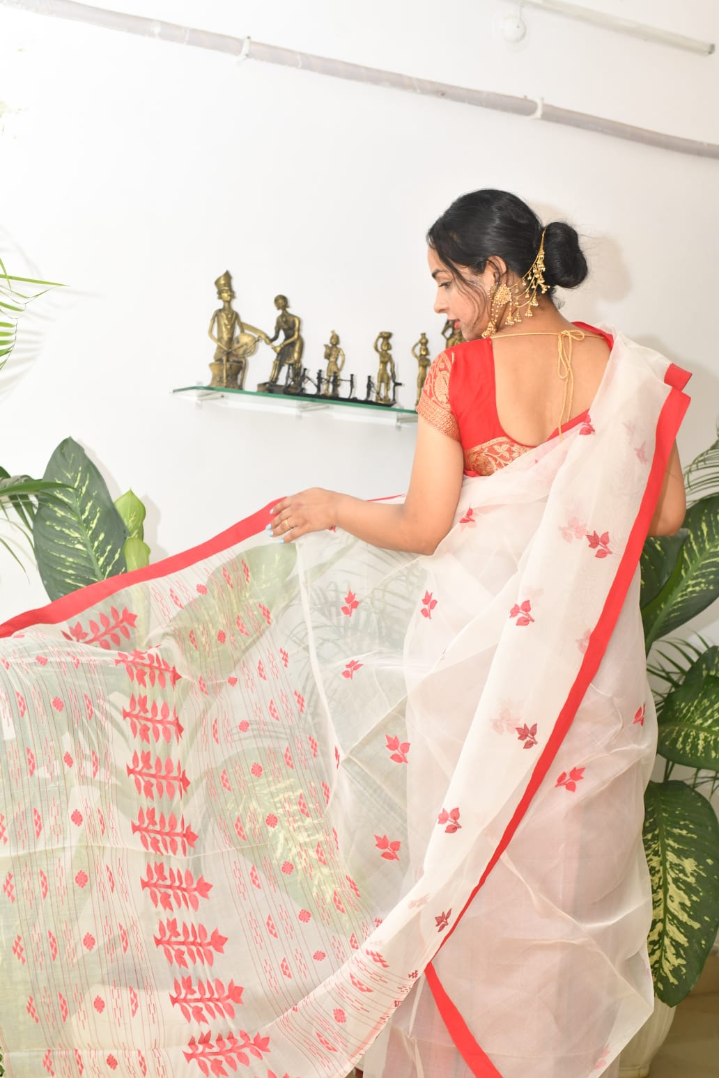 SOLD Saffron Blossom – Bengal Original Maslin Silk Saree in White and Red with Silk Mark
