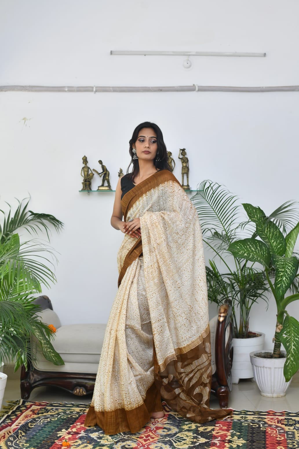Threaded Grace – Bengal Matka Sibari Saree with Jamdani Pallu & Silk Mark