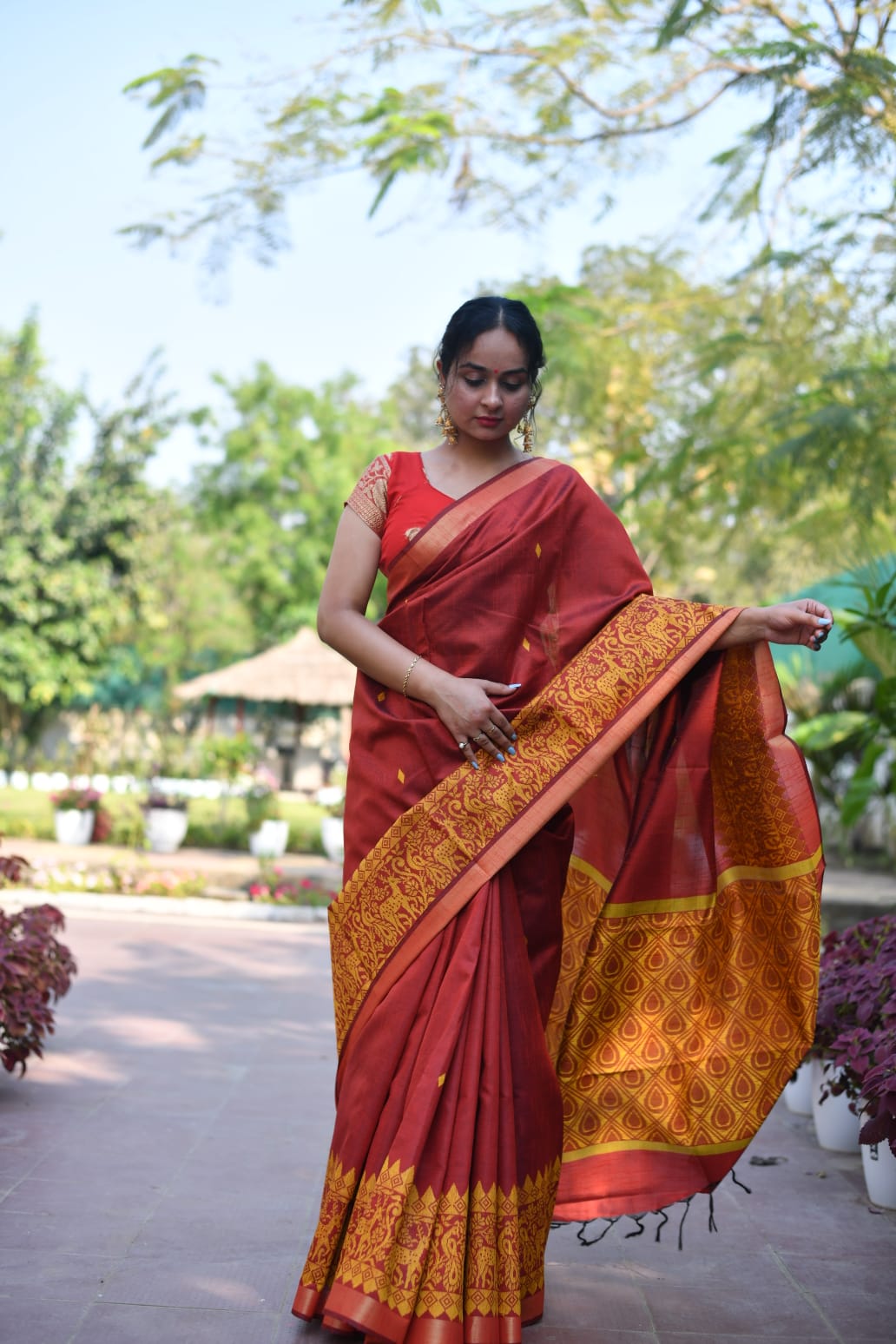 Crimson Aura – Chhattisgarh Handwoven Mix Tussar Silk Saree in Maroon