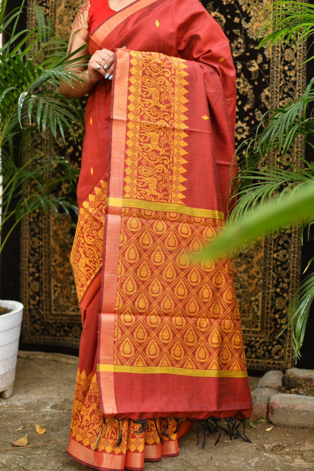 Crimson Aura – Chhattisgarh Handwoven Mix Tussar Silk Saree in Maroon