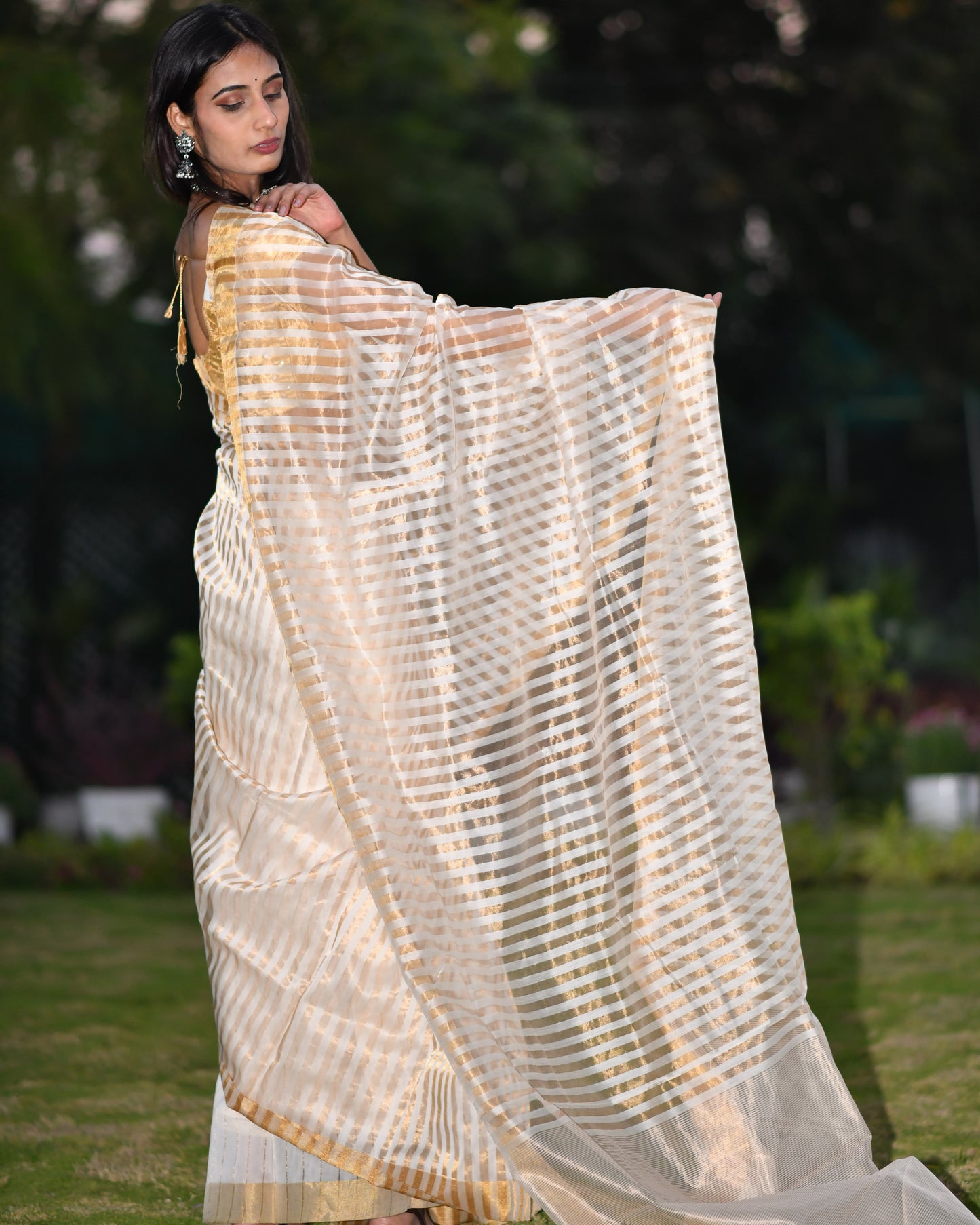 Ivory Grace – Off-White Handwoven Pure Silk Cotton Chanderi Saree with Blouse & Handloom Tag