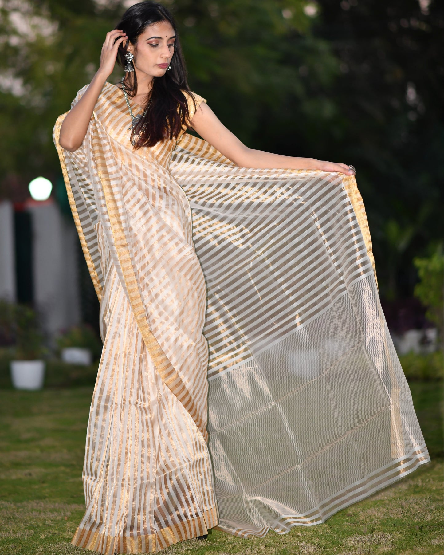 Ivory Grace – Off-White Handwoven Pure Silk Cotton Chanderi Saree with Blouse & Handloom Tag