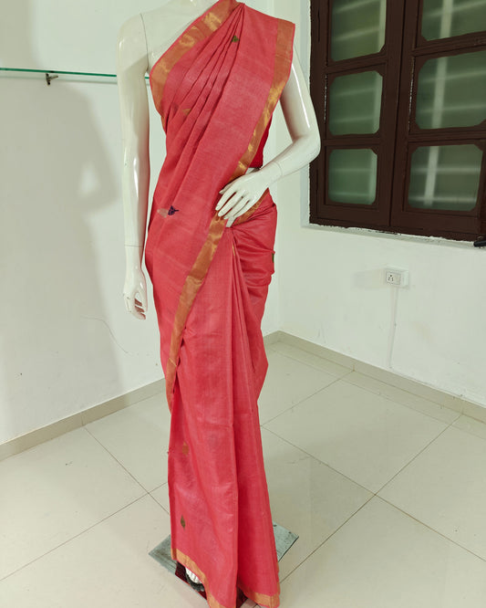 Guldasta Elegance – Traditional & Party Wear Saree with Intricate Jaal Work