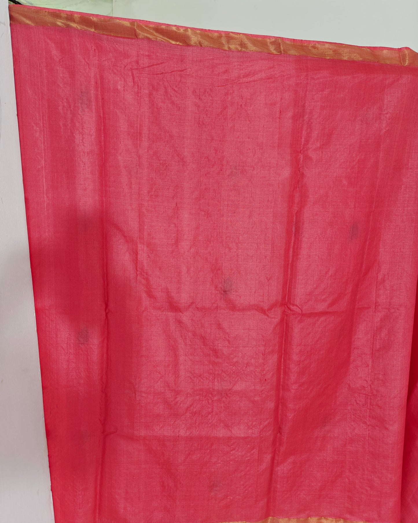 Guldasta Elegance – Traditional & Party Wear Saree with Intricate Jaal Work