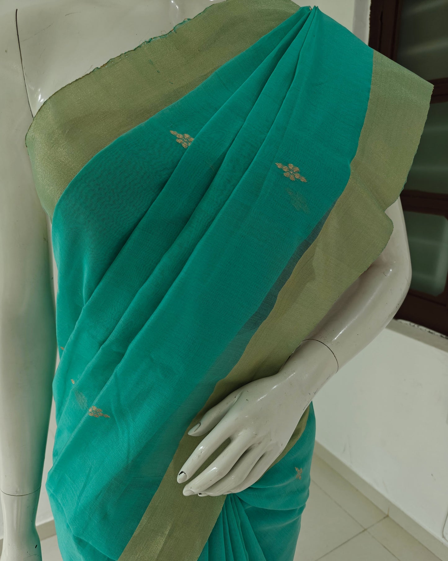 Threaded Elegance –  Pure Handwoven Silk Cotton Chanderi Saree with Blouse & Handloom Tag