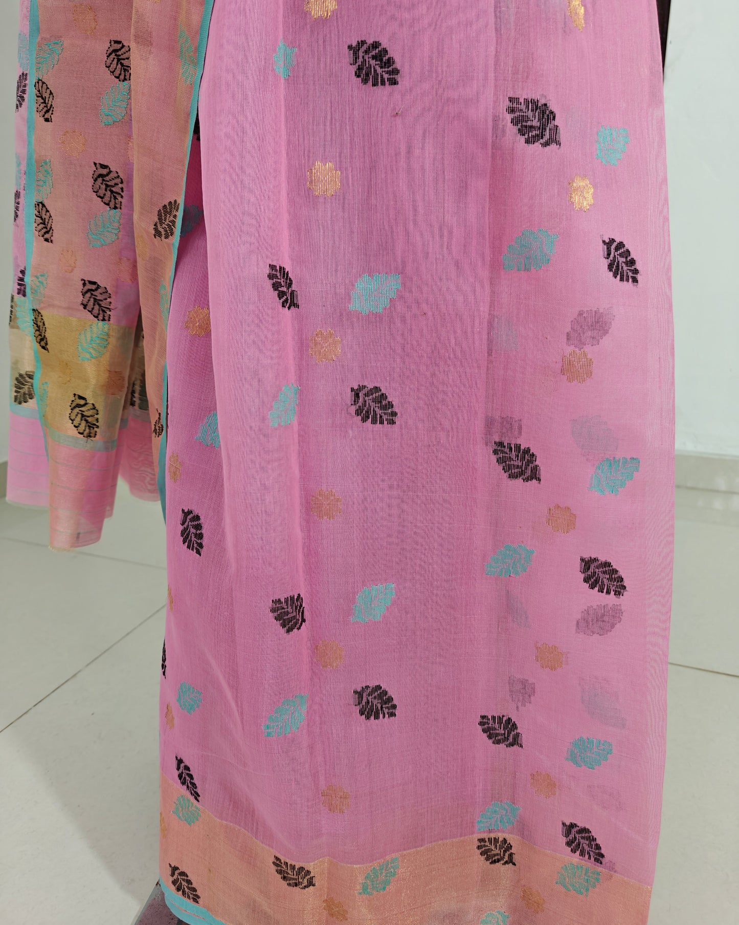 Heritage Threads – Handwoven Silk Cotton Saree with Blouse & Authentic Handloom Tag
