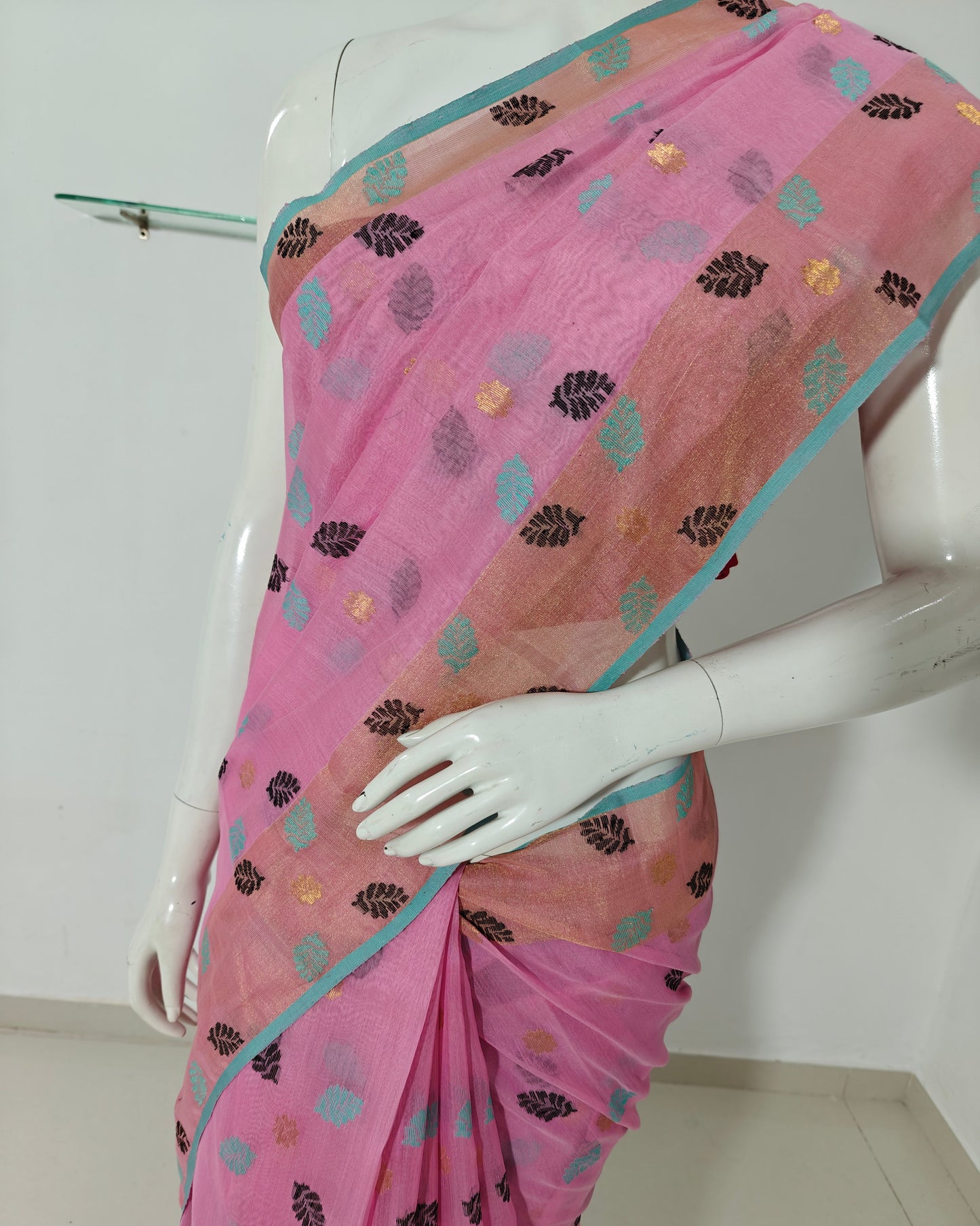 Heritage Threads – Handwoven Silk Cotton Saree with Blouse & Authentic Handloom Tag