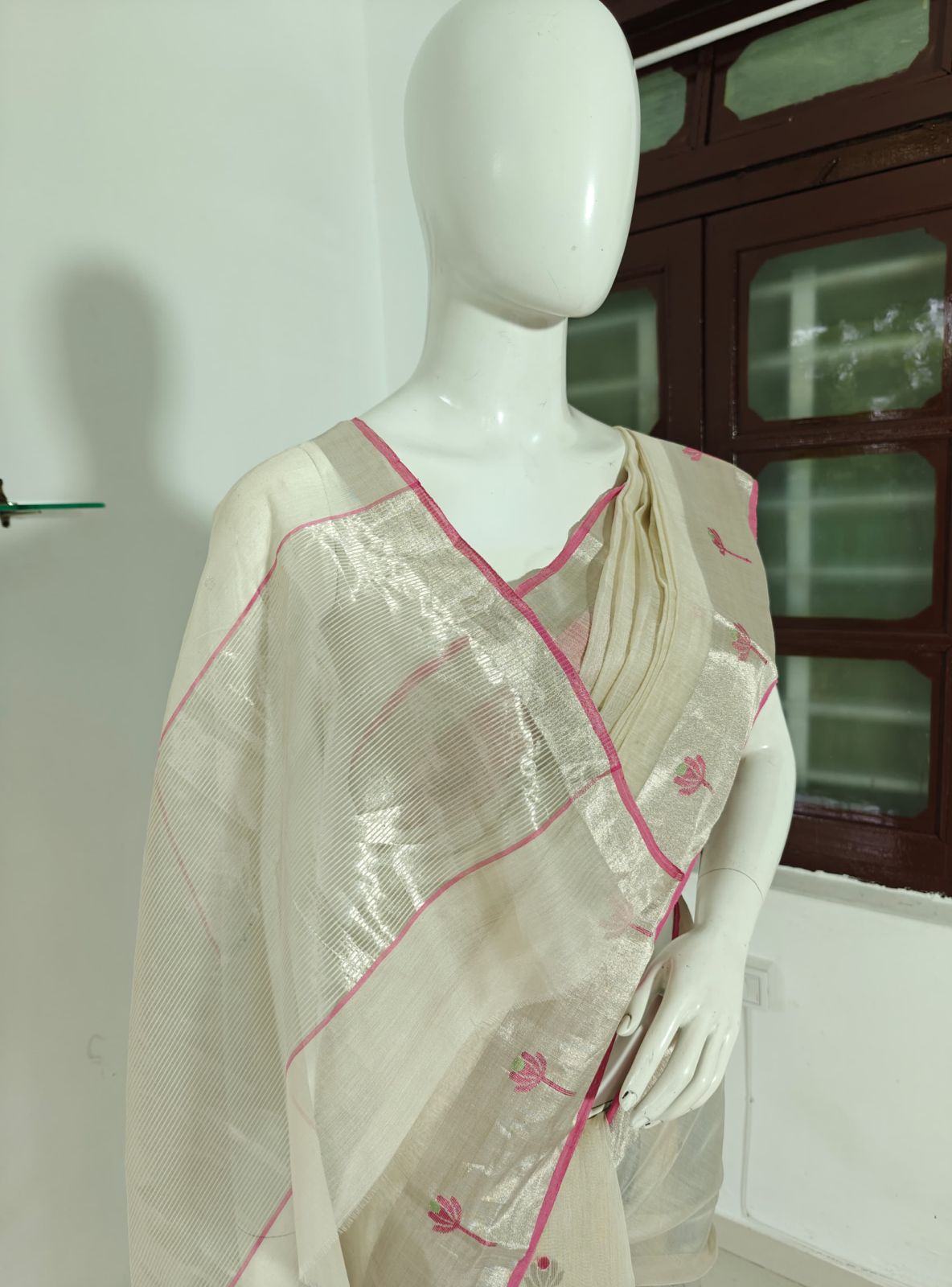 Pearl Bloom – Pure Handwoven White Chanderi Silk Cotton Saree with Pink Accents & Handloom Tag