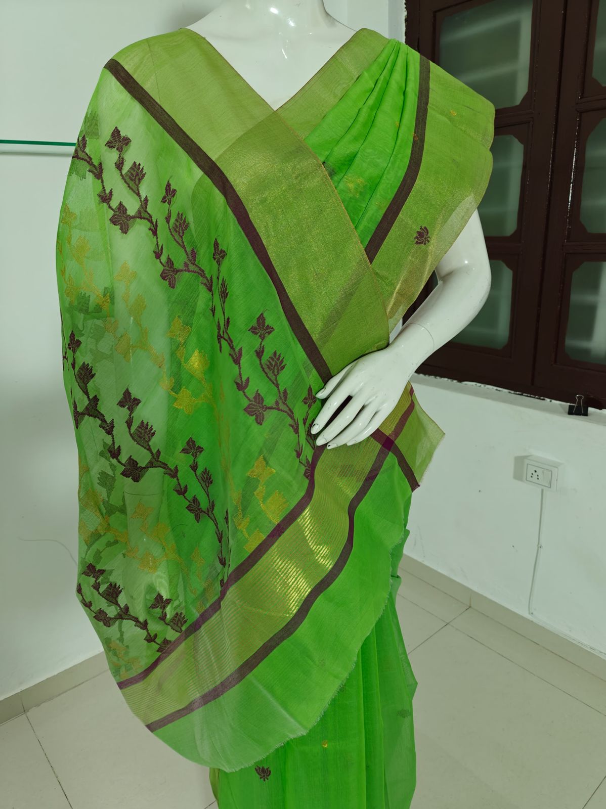 Emerald Weave – Green Pure Handwoven Chanderi Silk Cotton Saree with Blouse & Handloom Tag