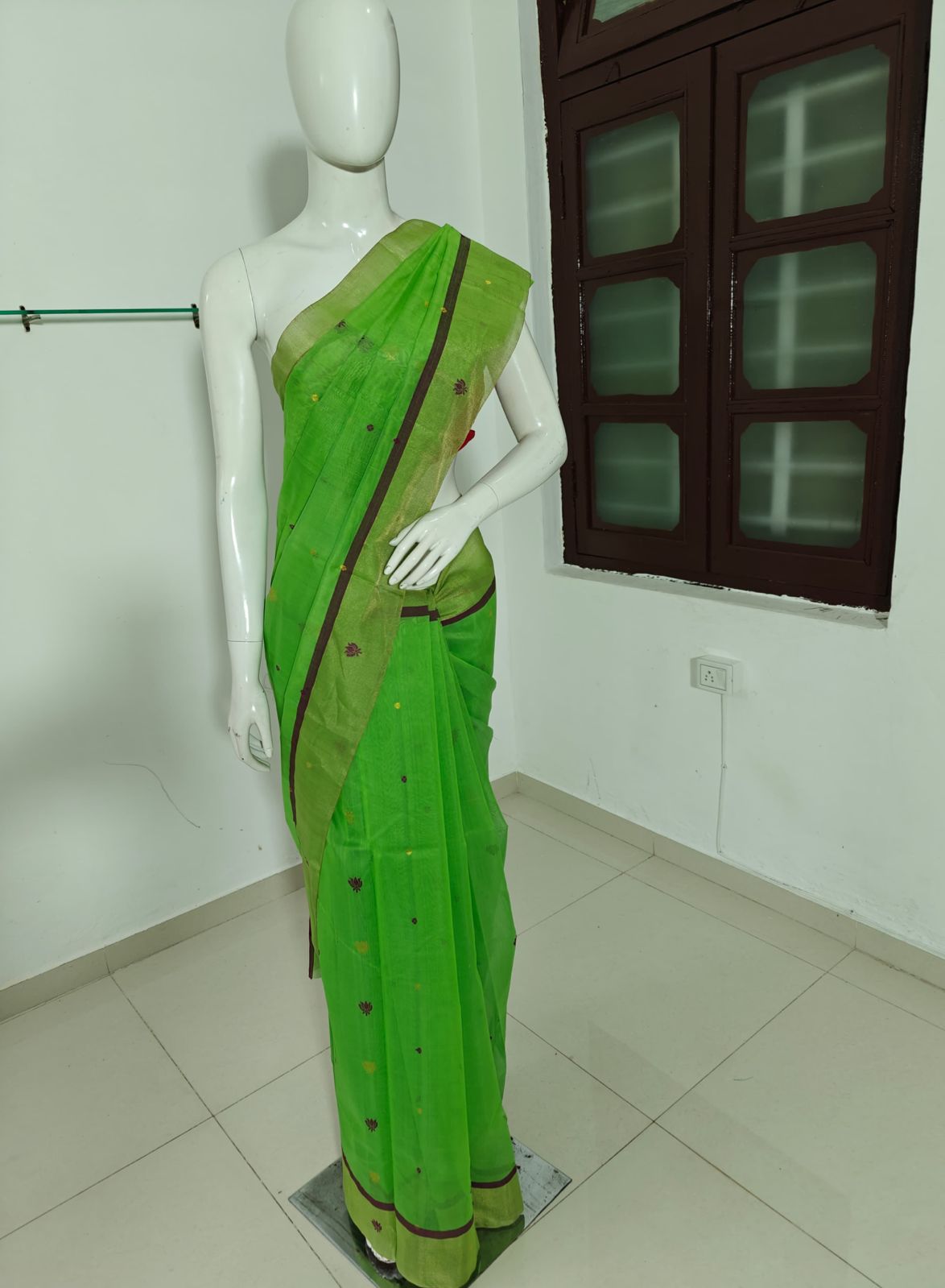 Emerald Weave – Green Pure Handwoven Chanderi Silk Cotton Saree with Blouse & Handloom Tag