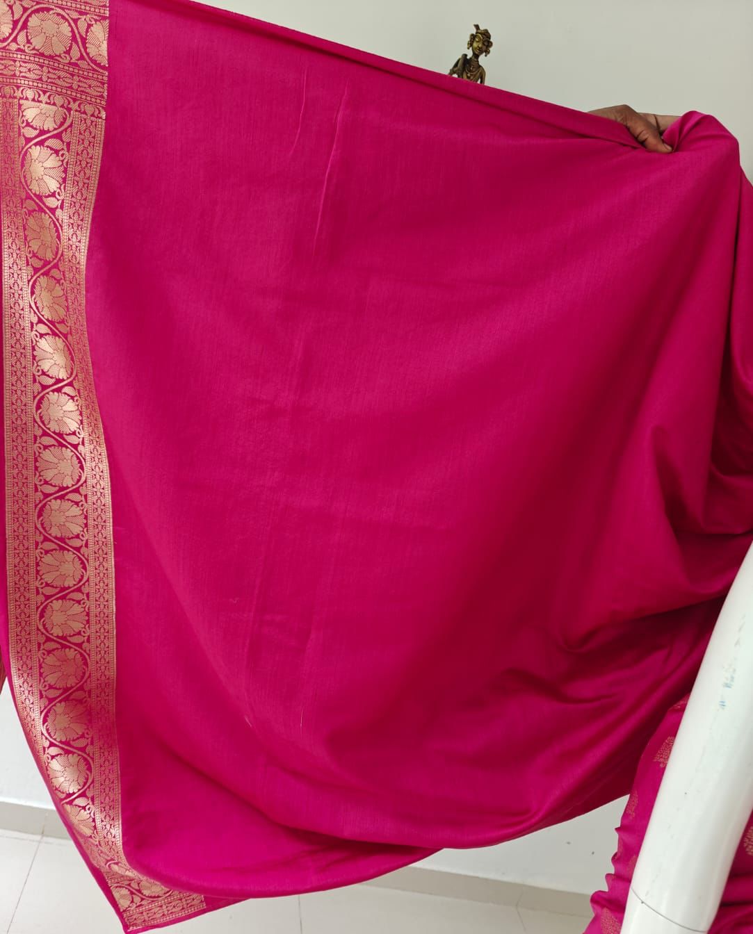 Vibrant Dark Pink Pure Chinia Banarasi Silk Saree with Blouse & Silk Mark Tag