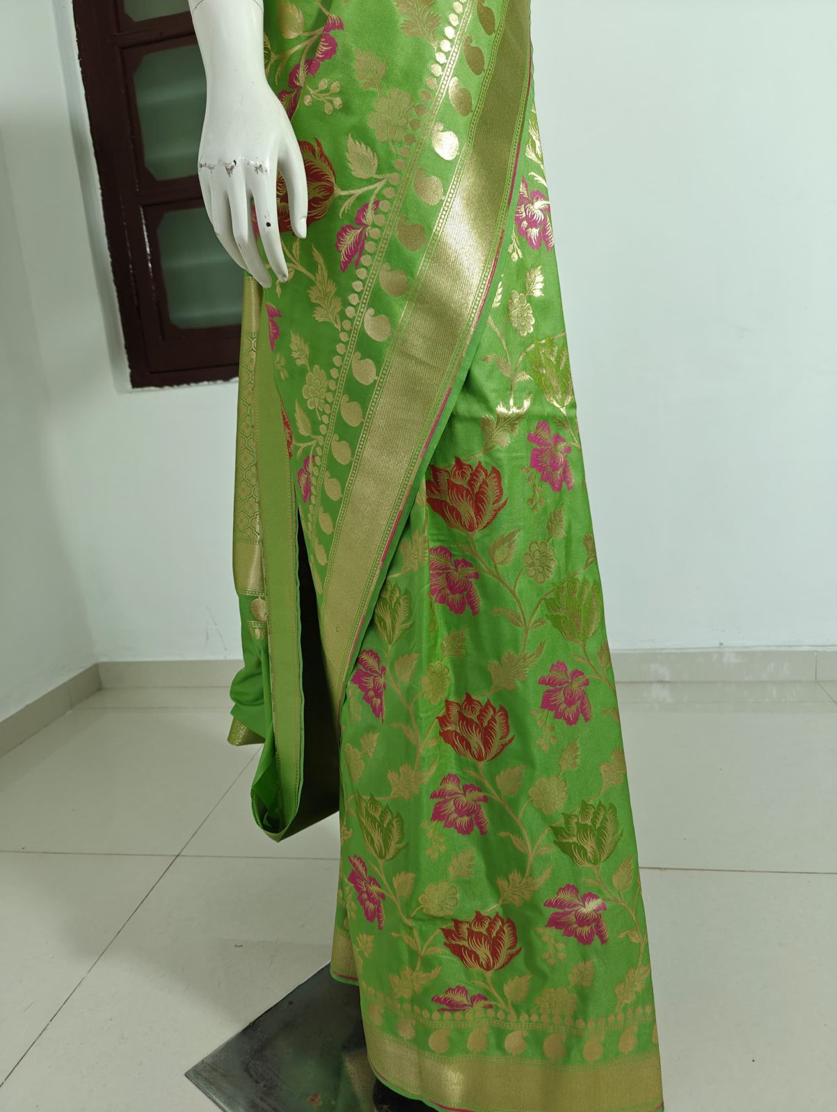 Regal Threads – Pure Banarasi Silk Cotton Saree with Blouse