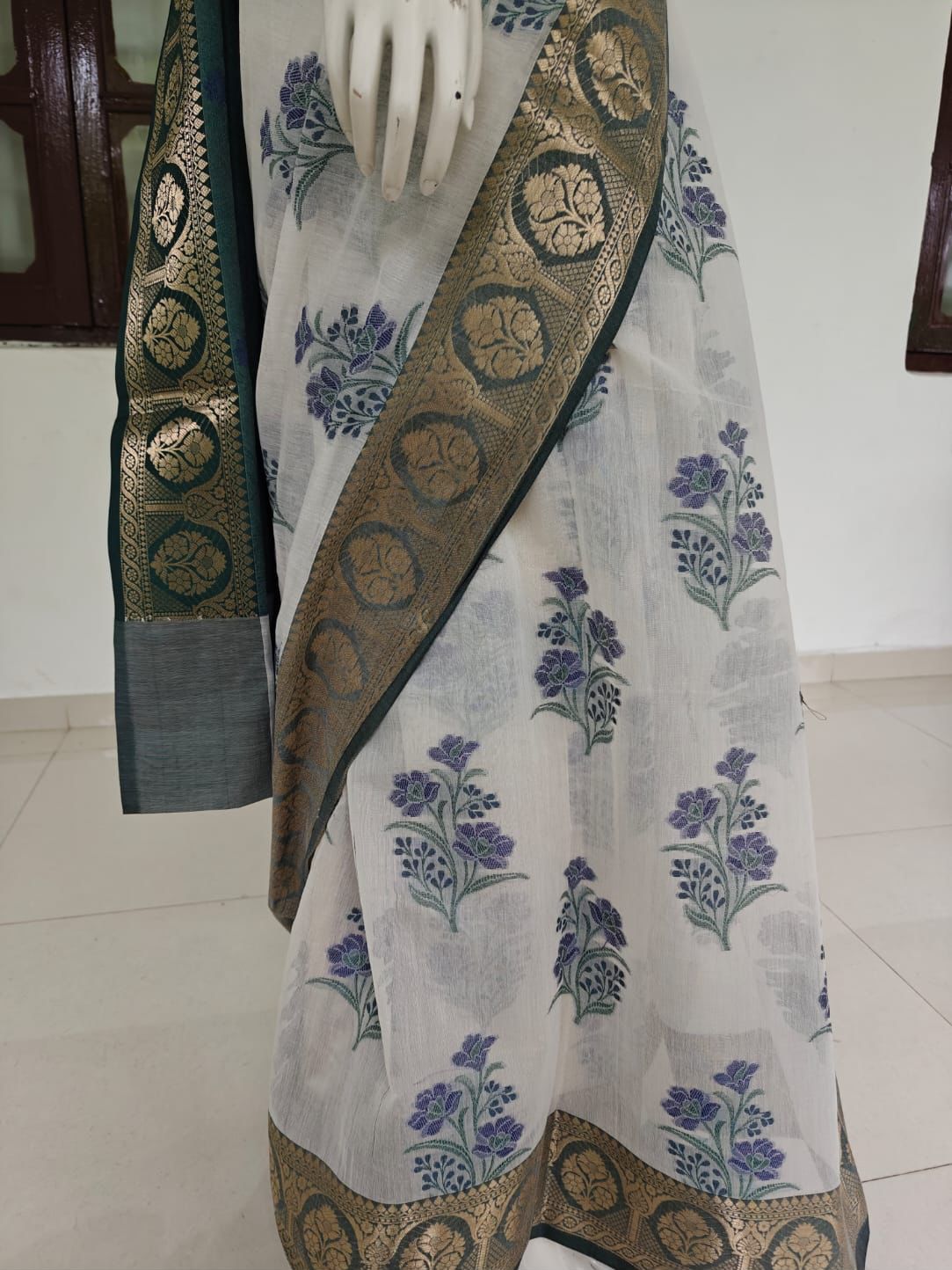 Pure Banarasi Cotton Saree with Flower Print and Blouse