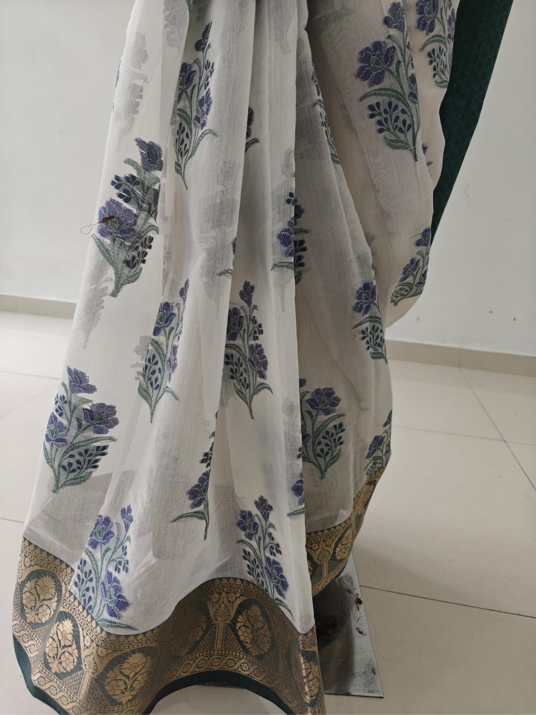 Pure Banarasi Cotton Saree with Flower Print and Blouse