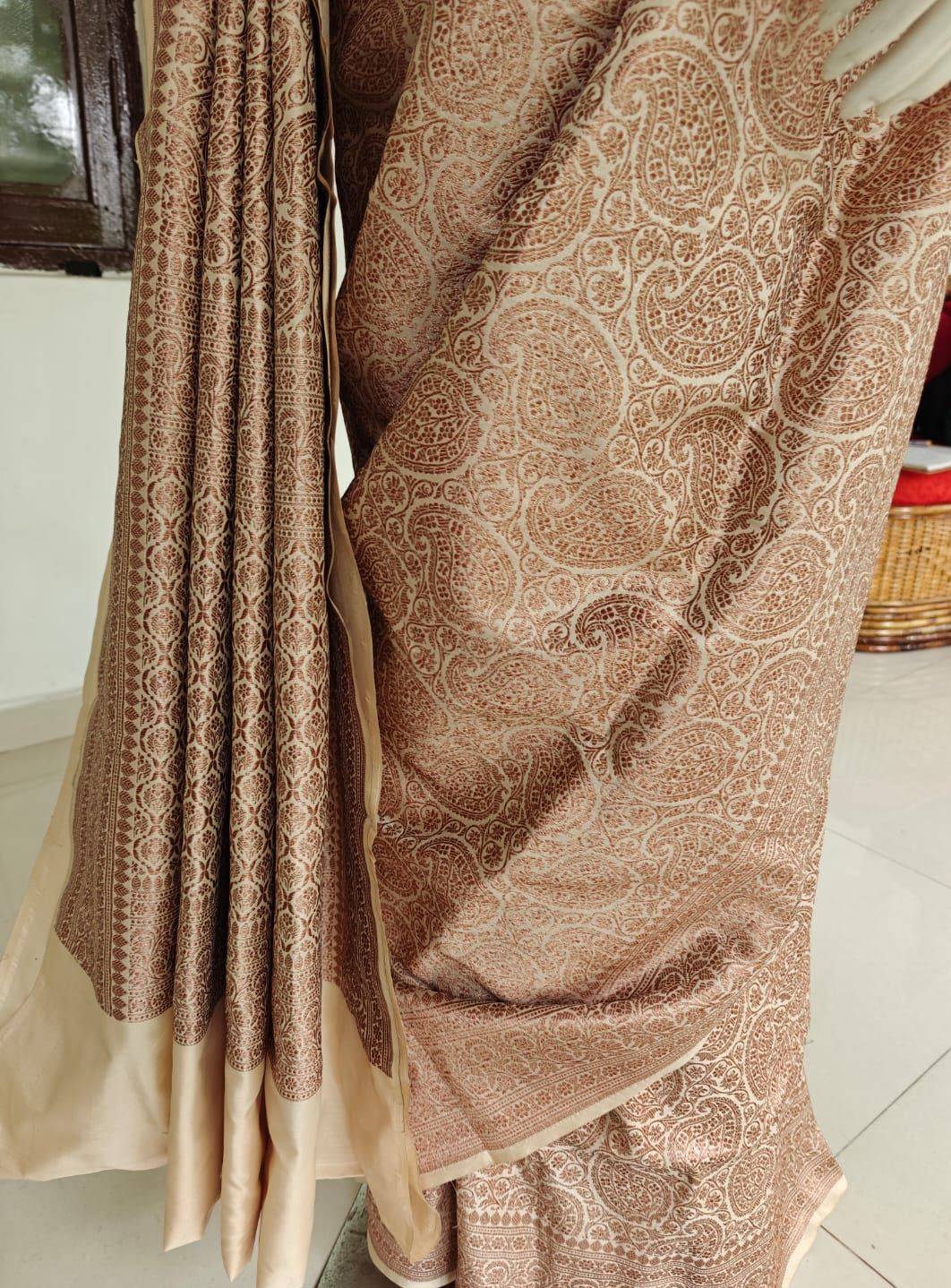 Exquisite Pure Banarasi Katan Silk Saree with Blouse & Silk Mark Tag