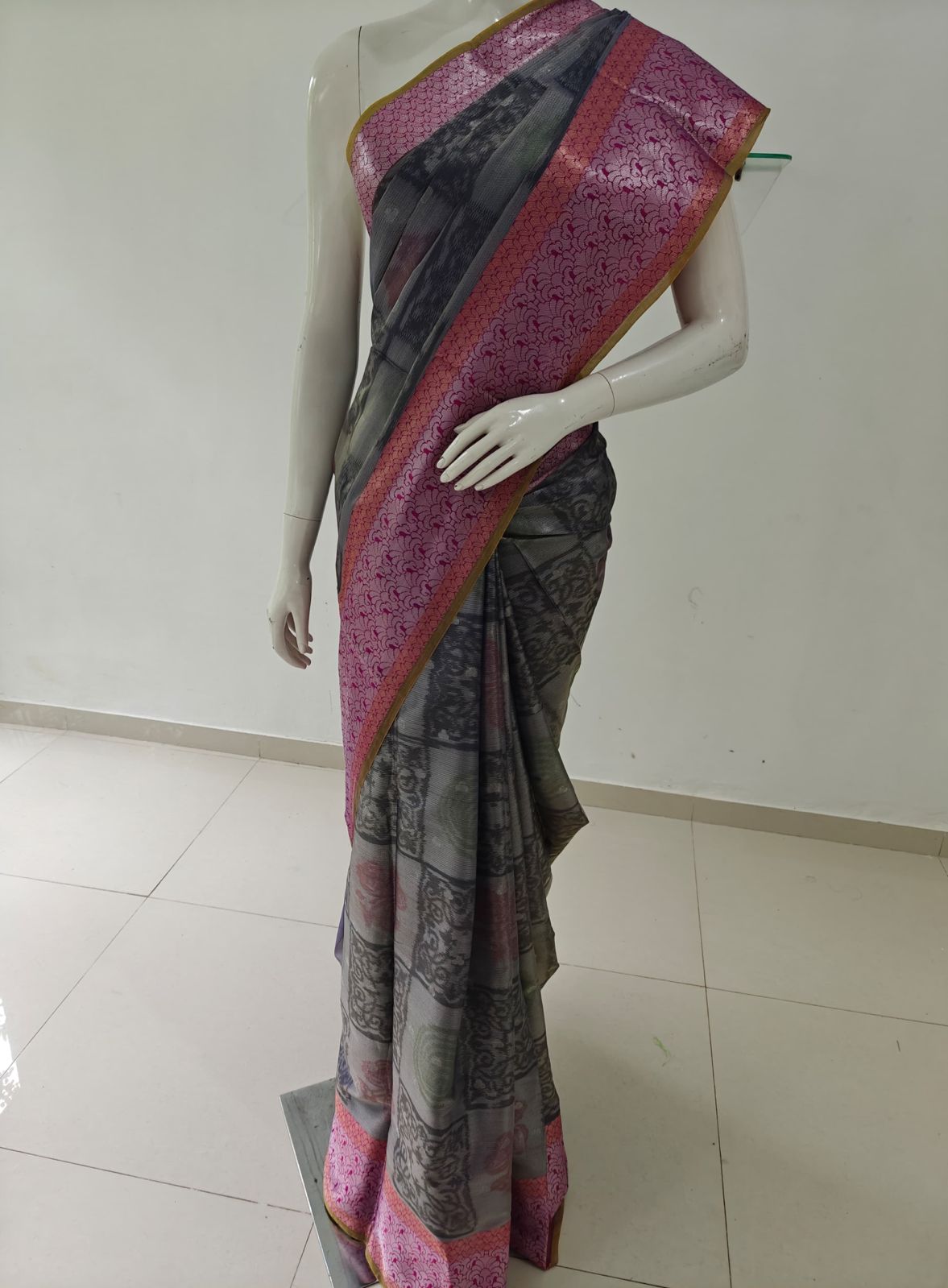 Elegant Banarasi Cotton Silk Saree with Blouse