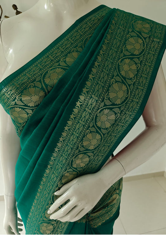 Elegant Banarasi Chinia Silk Saree with Blouse and Silk Mark Tag