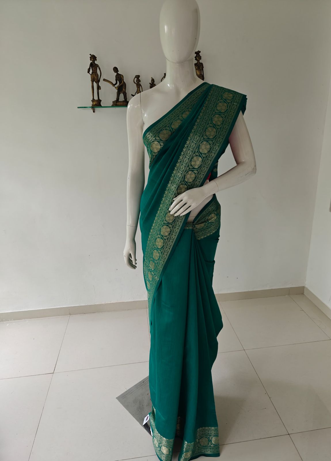 Elegant Banarasi Chinia Silk Saree with Blouse and Silk Mark Tag