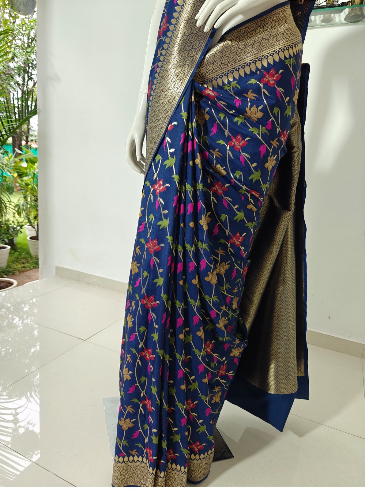 Elegant Banarasi Silk Cotton Saree with Blouse – A Perfect Blend of Tradition & Comfort