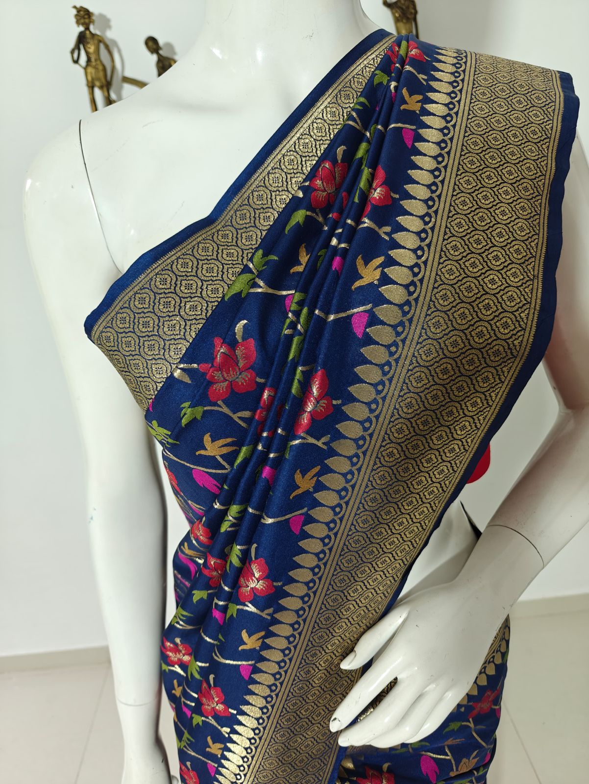 Elegant Banarasi Silk Cotton Saree with Blouse – A Perfect Blend of Tradition & Comfort