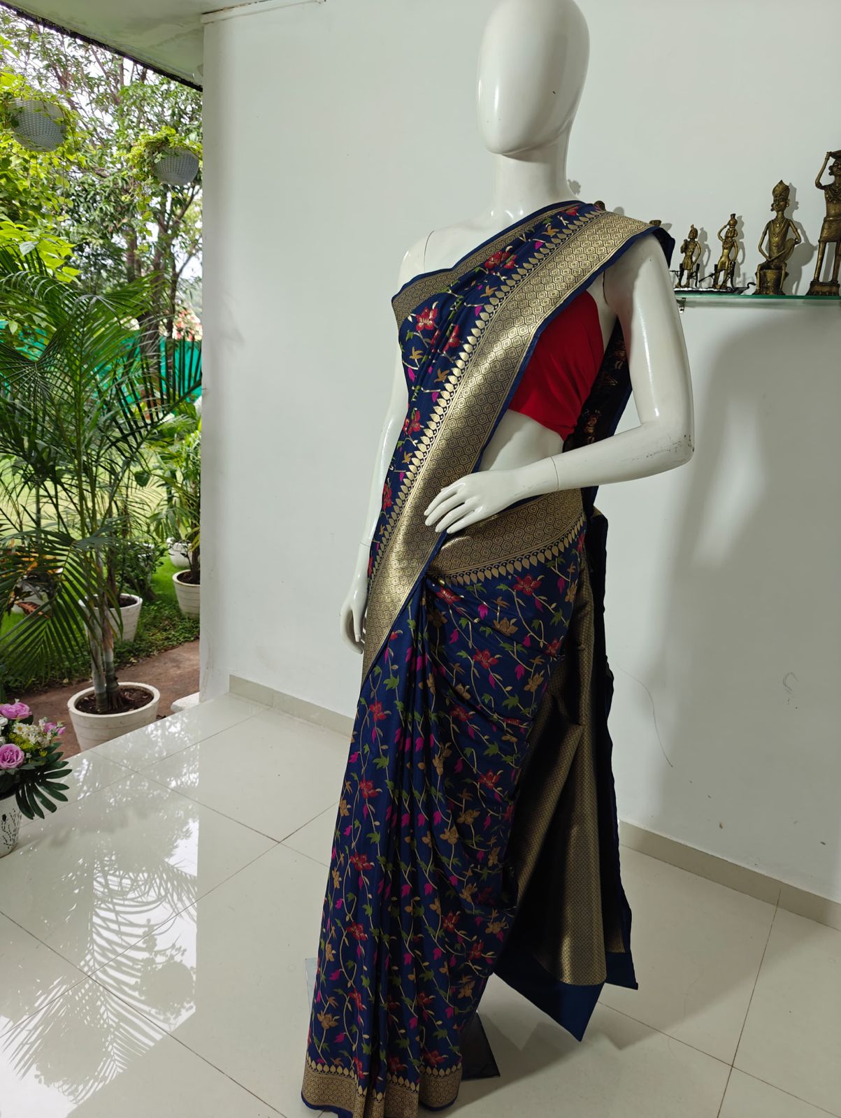 Elegant Banarasi Silk Cotton Saree with Blouse – A Perfect Blend of Tradition & Comfort