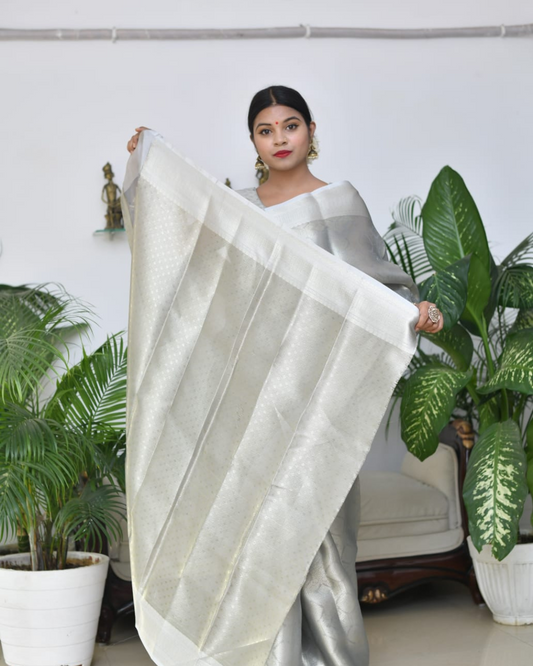 Sootra of Sophistication: Banarasi Cotton Silk Saree