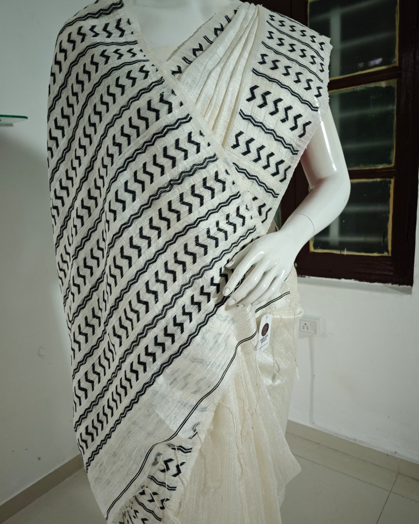 SOLD Minimal Charm – Matka Silk with Bold Borders