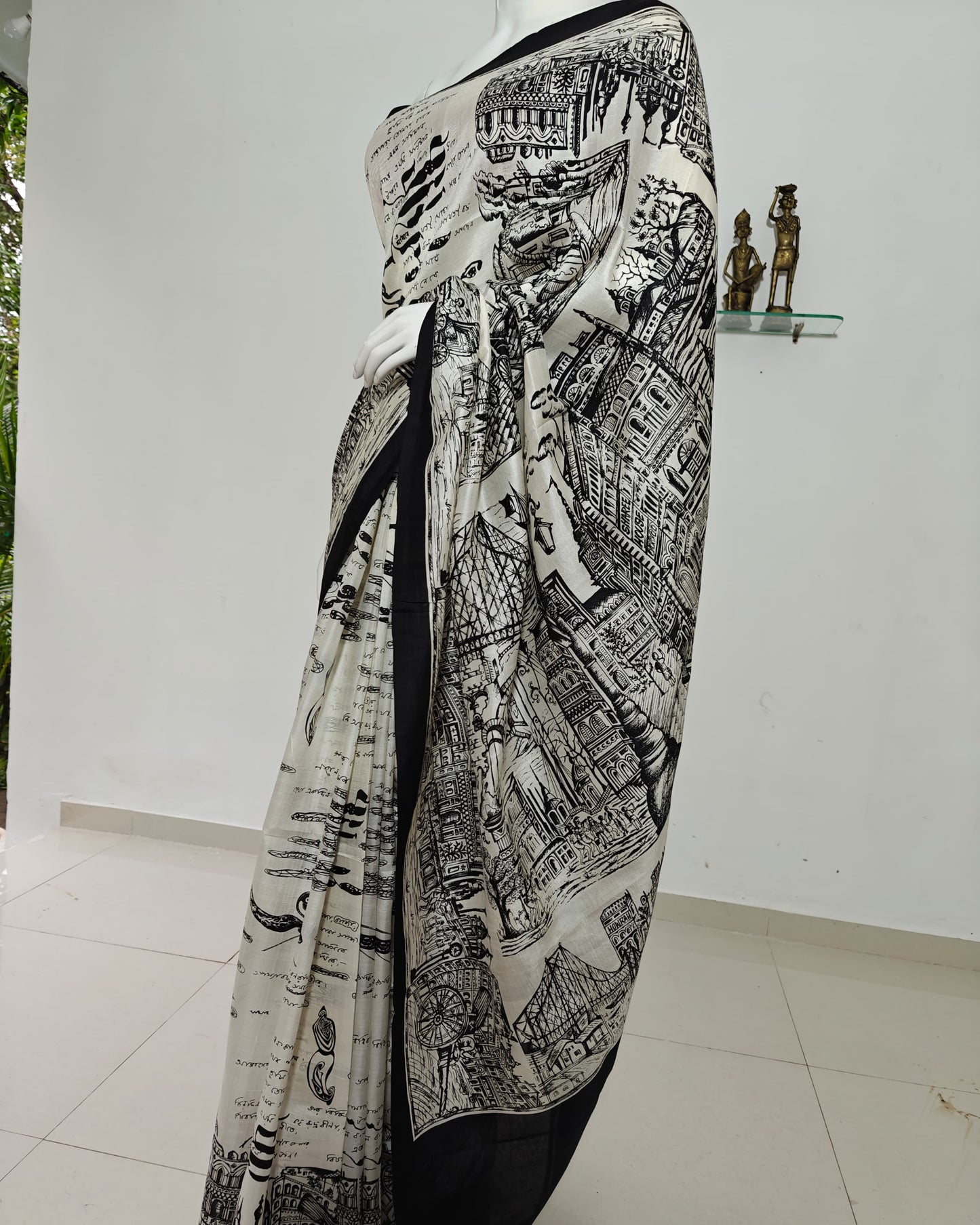 SOLD Tagore Tales – Vishnupuri Silk Saree with Kolkata Motifs & Literary Print